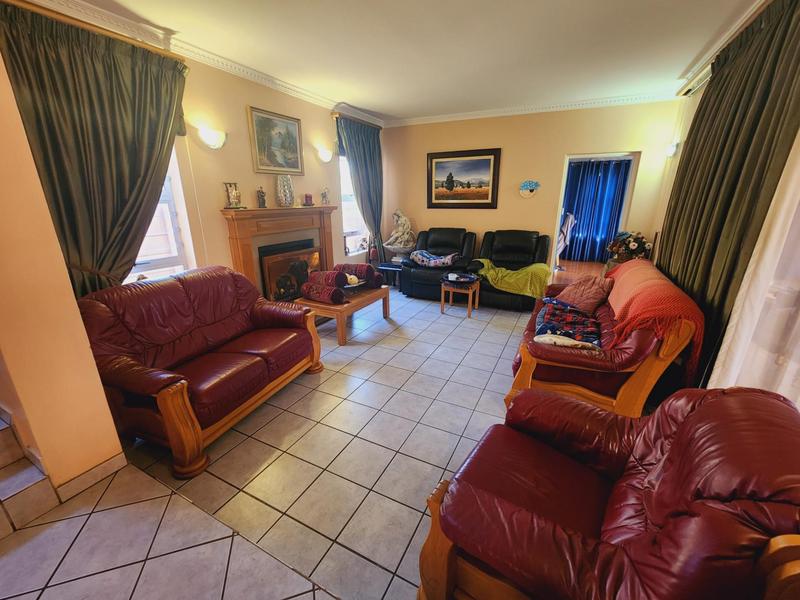 5 Bedroom Property for Sale in Parklands Western Cape